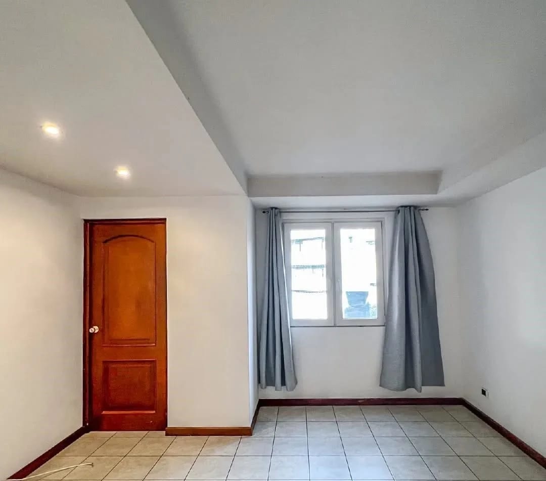 Apartamento espacioso en zona 14 — Apartamento en Alquiler en Zona 14, Guatemala, Ciudad — foto 2 de 6