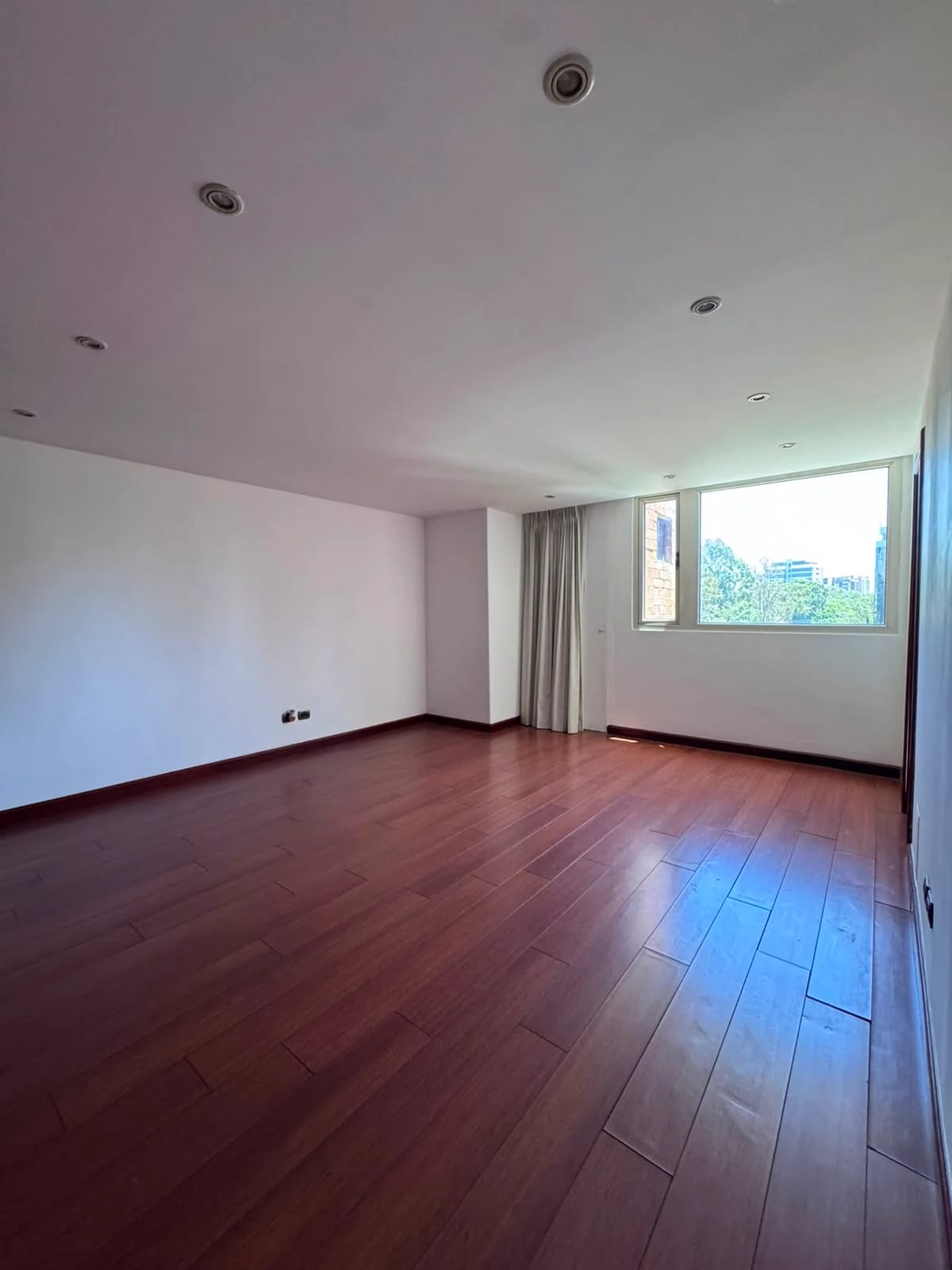 Apartamento de Lujo en zona 14 — Apartamento en Alquiler en Zona 14, Guatemala, Ciudad — foto 6 de 17