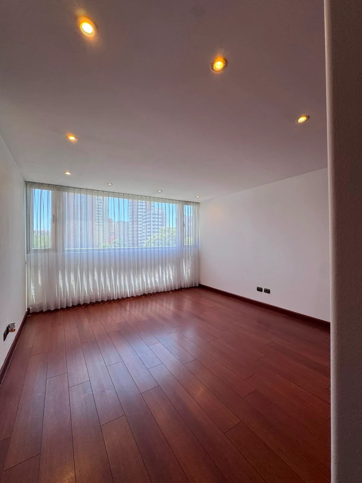 Apartamento de Lujo en zona 14 — Apartamento en Alquiler en Zona 14, Guatemala, Ciudad — foto 13 de 17