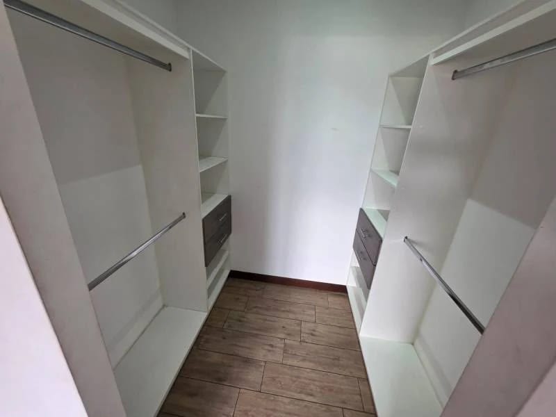 Apartamento de lujo en zona 10 — Apartamento en Alquiler en Zona 10, Guatemala, Ciudad — foto 2 de 9