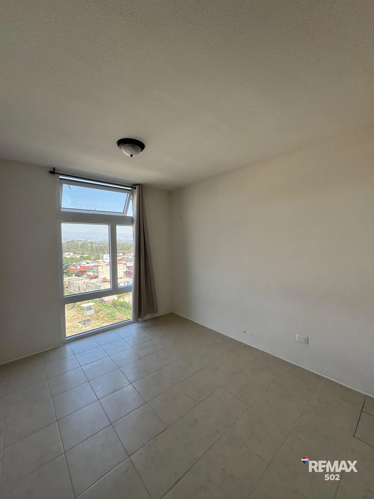 Apartamento en Zona 6 — Apartamento en Alquiler en Zona 6, Guatemala, Ciudad — foto 2 de 10