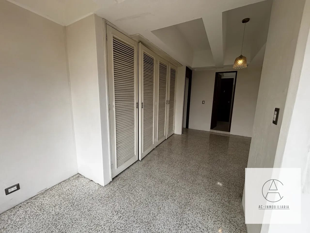 Alquiler Apto Reforma Obelisco Zona 9 — Apartamento en Alquiler en Reforma Obelisco, Zona 9, Guatemala, Ciudad — foto 10 de 13