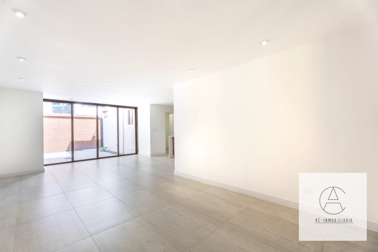 Casa en venta completamente remodelada. Condominio Los Cipreses — Casa en Venta en Zona 10, Guatemala, Ciudad — foto 2 de 17