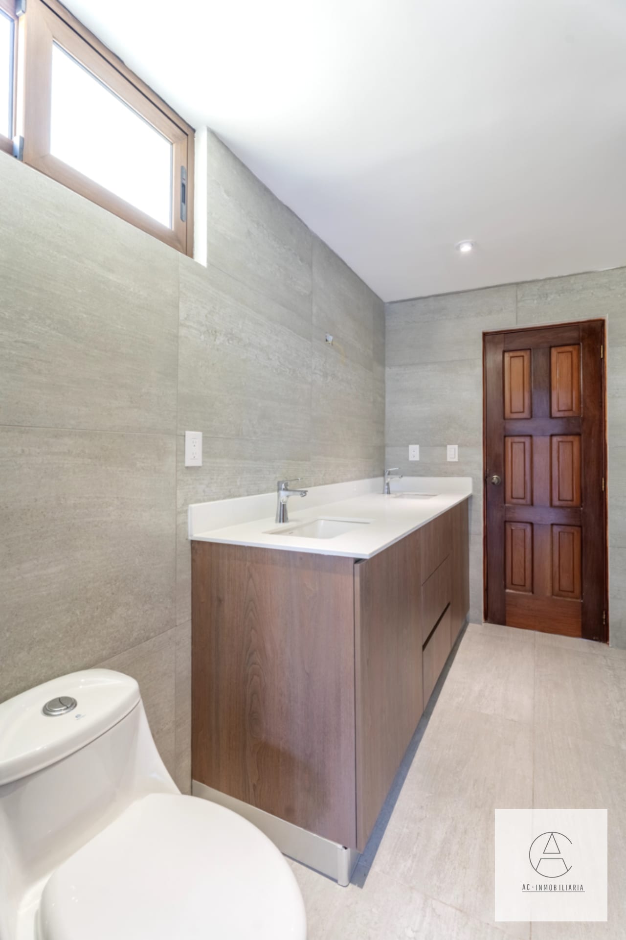 Casa en venta completamente remodelada. Condominio Los Cipreses — Casa en Venta en Zona 10, Guatemala, Ciudad — foto 17 de 17