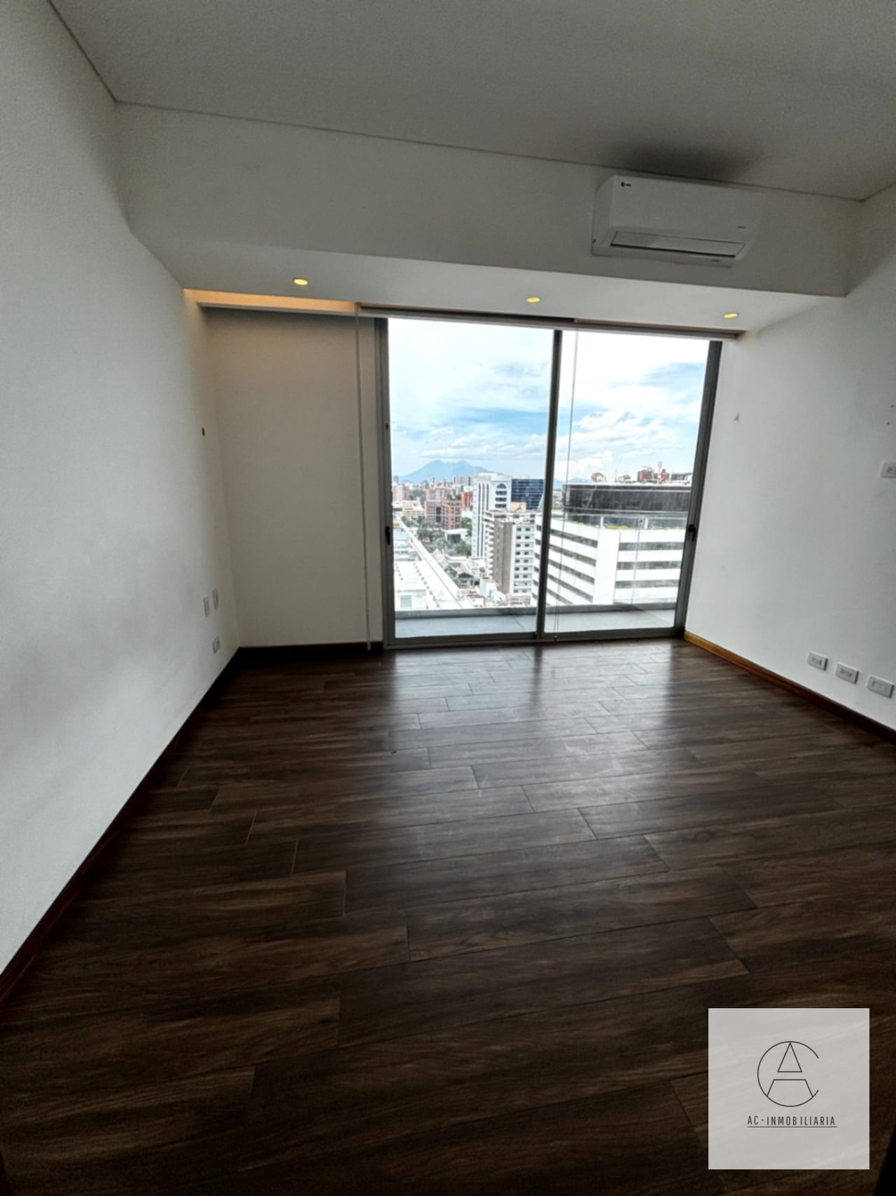 Apartamento en renta en AVIA, zona 10 — Apartamento en Alquiler en Avia, Zona 10, Guatemala, Ciudad — foto 3 de 15