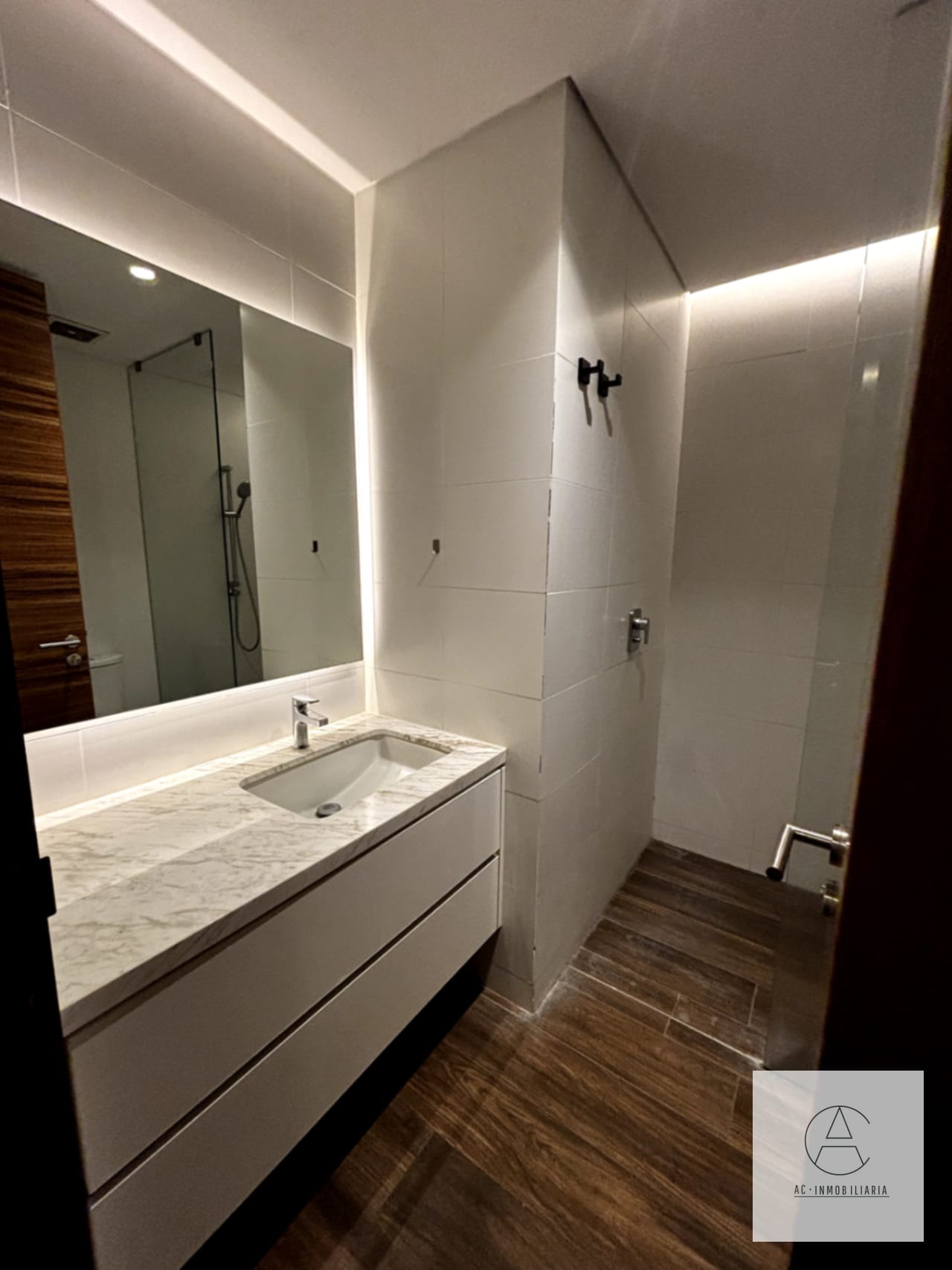 Apartamento en renta en AVIA, zona 10 — Apartamento en Alquiler en Avia, Zona 10, Guatemala, Ciudad — foto 5 de 15