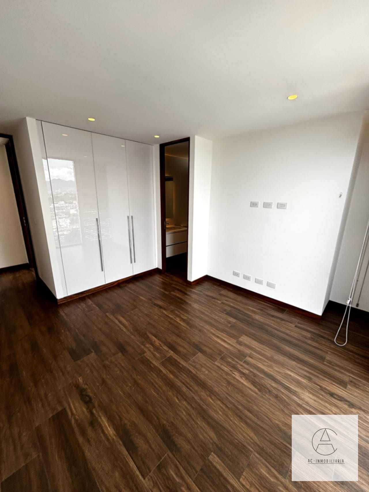 Apartamento en renta en AVIA, zona 10 — Apartamento en Alquiler en Avia, Zona 10, Guatemala, Ciudad — foto 8 de 15