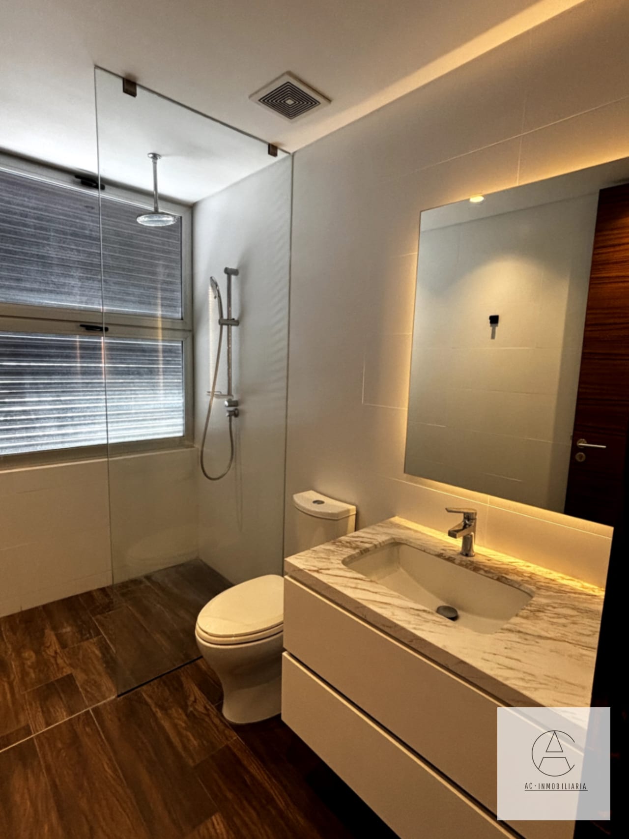 Apartamento en renta en AVIA, zona 10 — Apartamento en Alquiler en Avia, Zona 10, Guatemala, Ciudad — foto 11 de 15