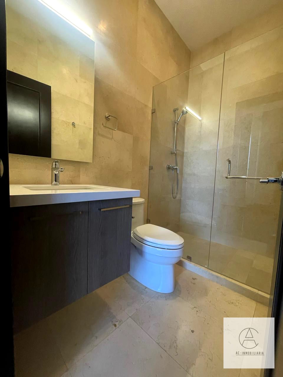Apartamento en renta en Santa Ines, zona 14 — Apartamento en Alquiler en Santa Inés, Zona 14, Guatemala, Ciudad — foto 12 de 16