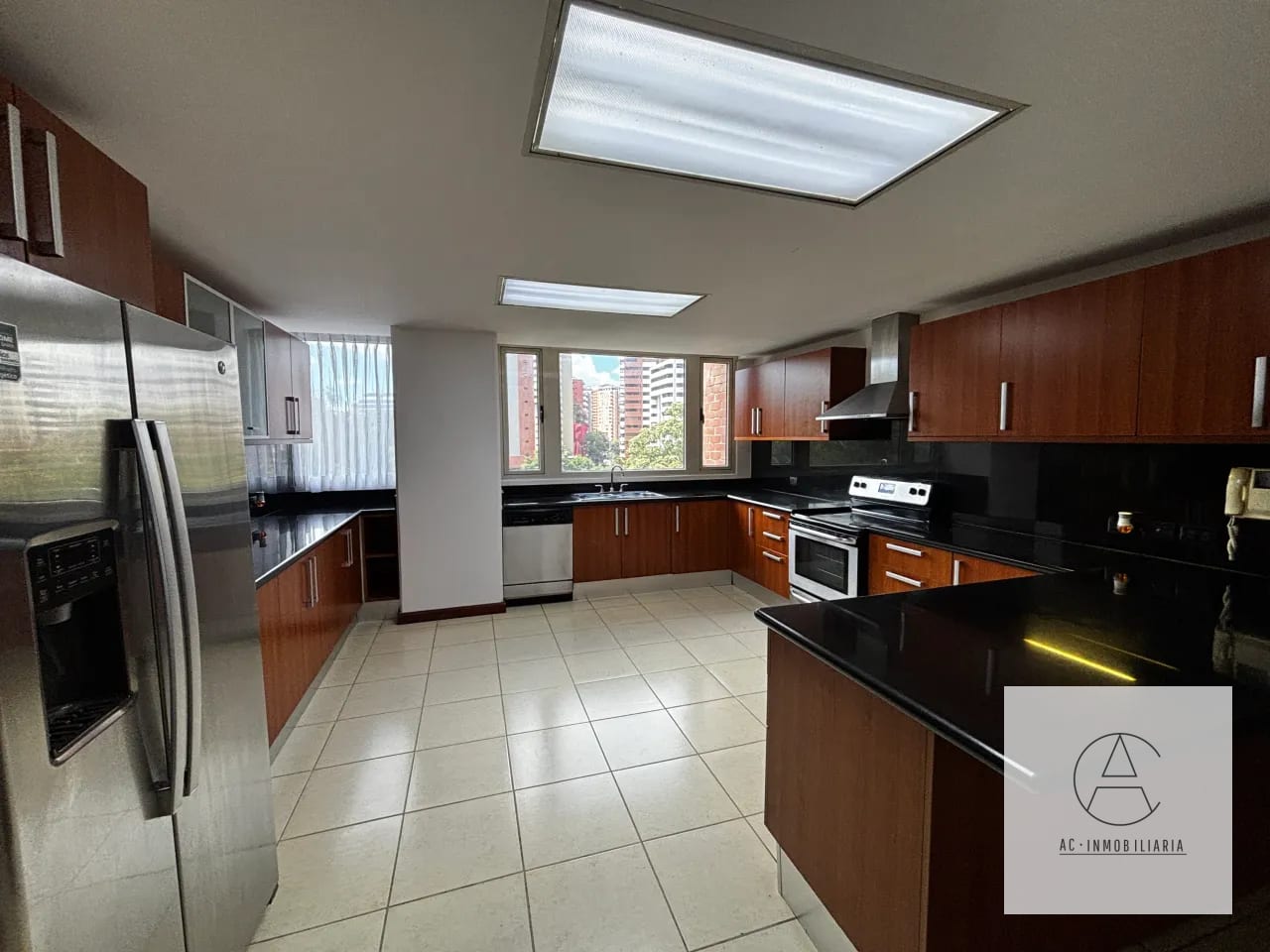 Renta Apto Marques del Valle, Zona 14 — Apartamento en Alquiler en Marqués del Valle, Zona 14, Guatemala, Ciudad — foto 8 de 11