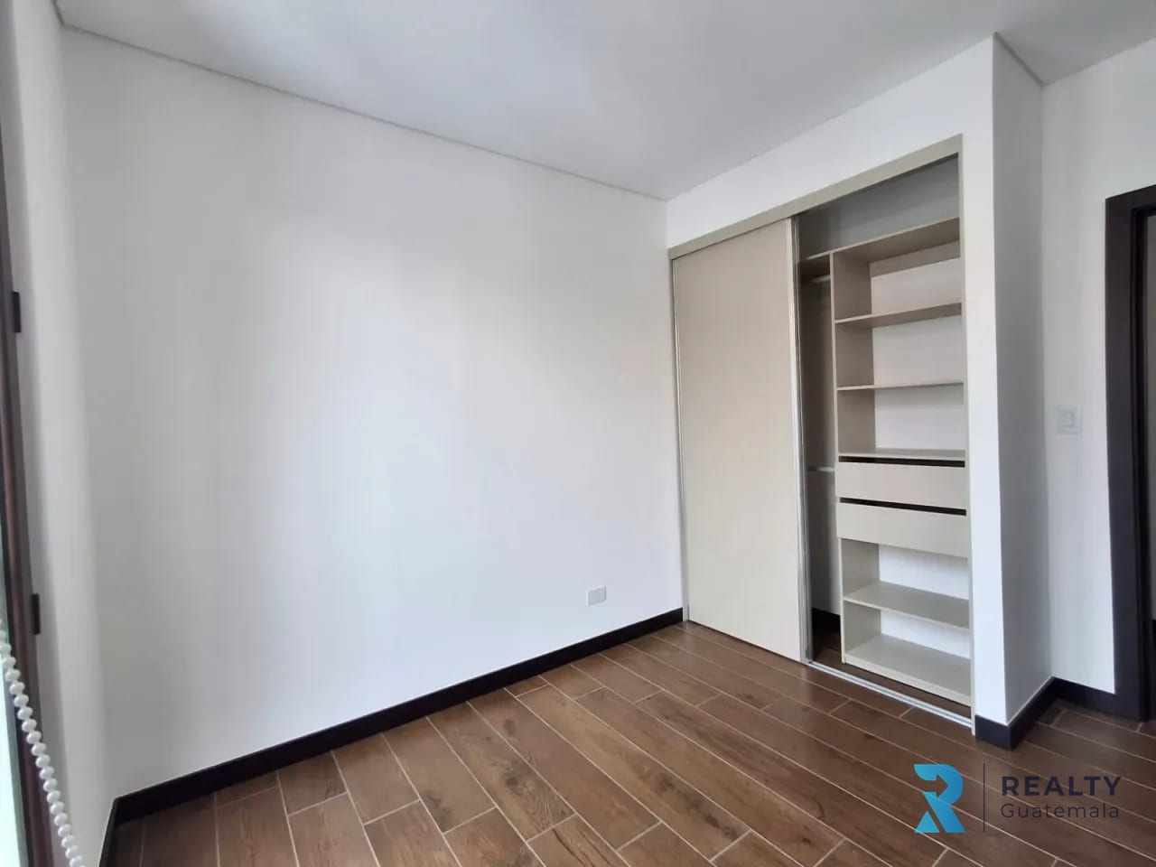 RENTO Apartamento Lirios IV, Cayalá, Zona 16 — Apartamento en Alquiler en Zona 16, Guatemala, Ciudad — foto 8 de 15
