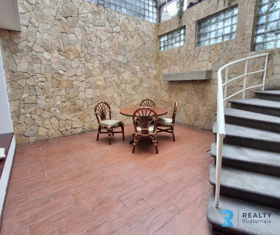RENTO Casa Zona 4 — Casa en Alquiler en Zona 4, Guatemala, Ciudad — foto 4 de 16