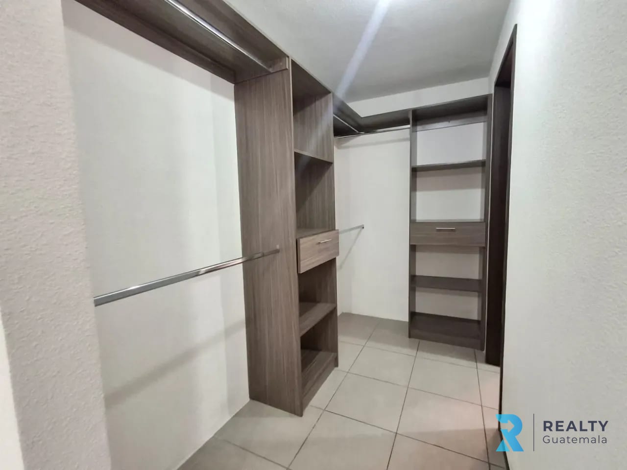 Rento Apartamento Parque 11, Zona 11 — Apartamento en Alquiler en Parque 11, Zona 11, Guatemala, Ciudad — foto 11 de 13