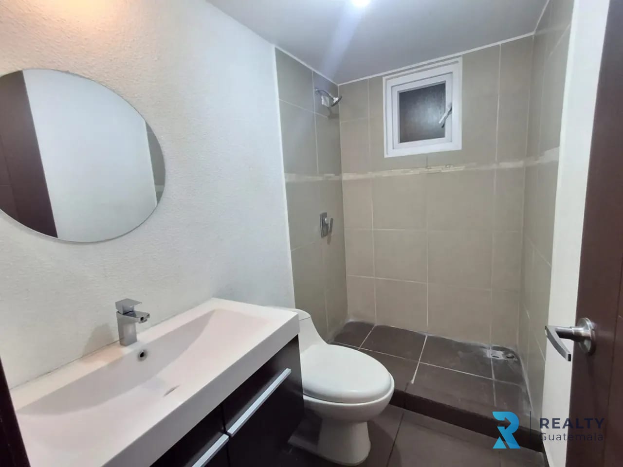 Rento Apartamento Parque 11, Zona 11 — Apartamento en Alquiler en Parque 11, Zona 11, Guatemala, Ciudad — foto 12 de 13