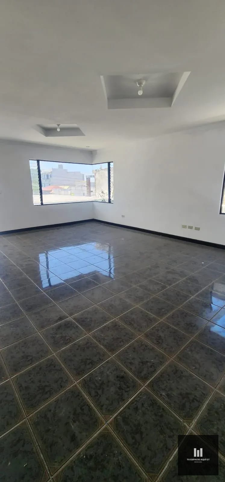 Casa En Venta En Pinares De San Cristóbal ,Zona 8 De Mixco — Casa en Venta en Pinares de San Cristobal, Zona 8 Mixco, Guatemala, Ciudad — foto 3 de 12