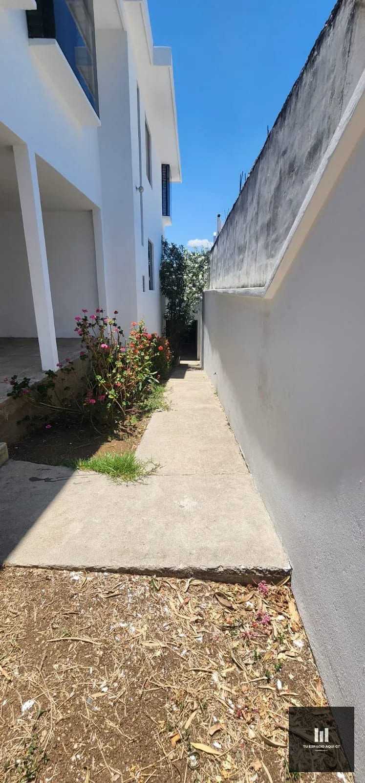 Casa En Venta En Pinares De San Cristóbal ,Zona 8 De Mixco — Casa en Venta en Pinares de San Cristobal, Zona 8 Mixco, Guatemala, Ciudad — foto 11 de 12