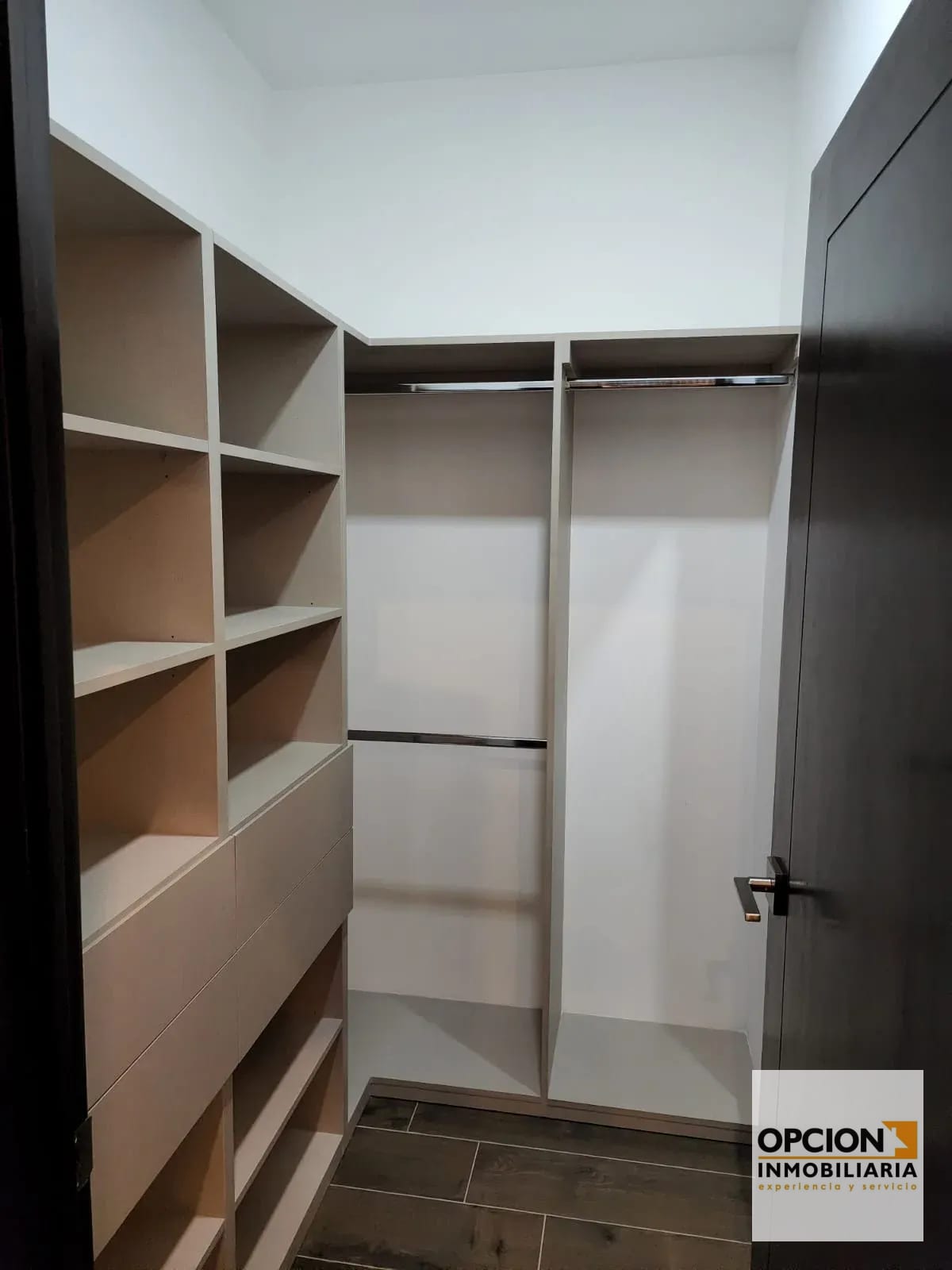 Rento Apartamento Diagoseis. Zona10 (copia) — Apartamento en Alquiler en Diagoseis, Zona 10, Guatemala, Ciudad — foto 4 de 9