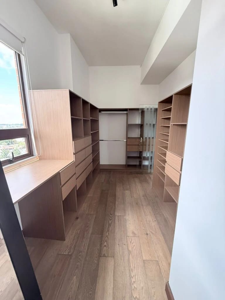 Alquilo Apartamento en Oakland Zona 10 — Apartamento en Alquiler en Zona 10, Guatemala, Ciudad — foto 3 de 17