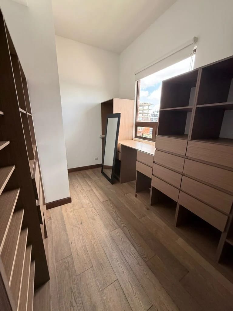 Alquilo Apartamento en Oakland Zona 10 — Apartamento en Alquiler en Zona 10, Guatemala, Ciudad — foto 8 de 17