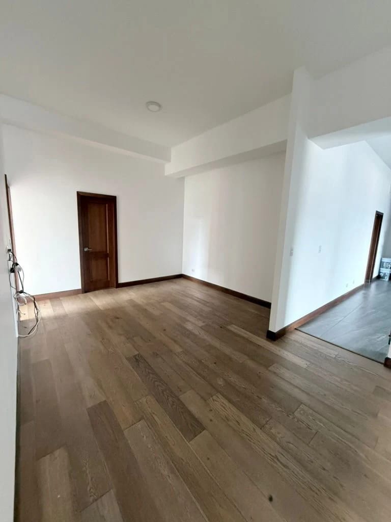 Alquilo Apartamento en Oakland Zona 10 — Apartamento en Alquiler en Zona 10, Guatemala, Ciudad — foto 2 de 17