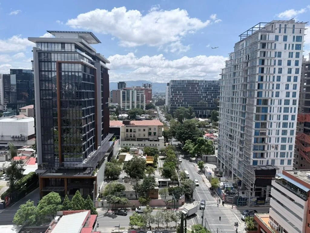 Alquilo Apartamento en Oakland Zona 10 — Apartamento en Alquiler en Zona 10, Guatemala, Ciudad — foto 12 de 17