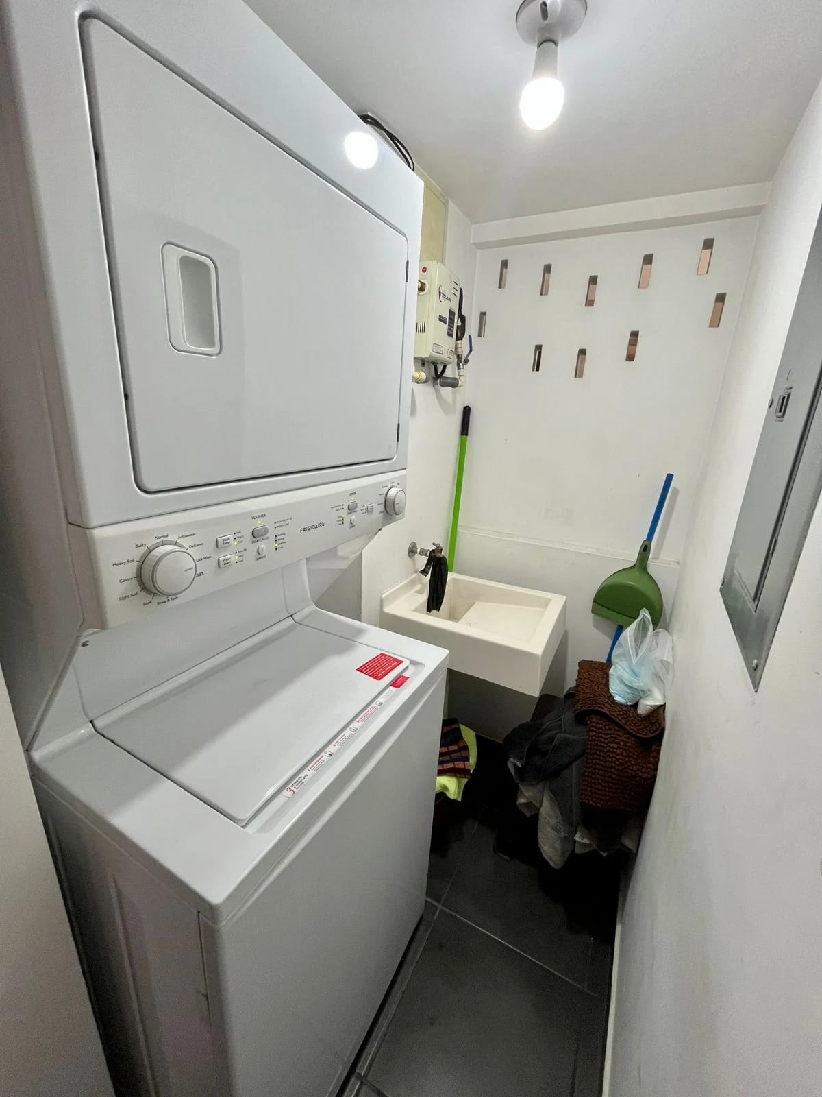APARTAMENTO AMUEBLADO EN VENTA ZONA 11 EDIFICIO MARISCAL UNO UNO — Apartamento en Venta en Mariscal Uno Uno, Zona 11, Guatemala, Ciudad — foto 5 de 14