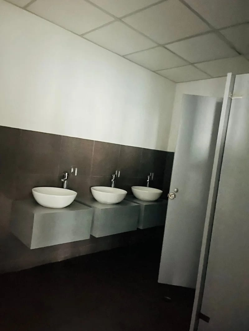 Oficinas en alquiler en zona 09 sobre Av. Reforma tabicadas 534 mt2. — Oficina en Alquiler en Zona 9, Guatemala, Ciudad — foto 7 de 11