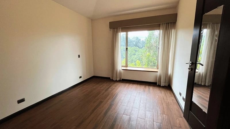 Venta de casa en zona 10 El prado 320 Mt2. de construcción — Casa en Venta en El Prado, Zona 10, Guatemala, Ciudad — foto 8 de 16