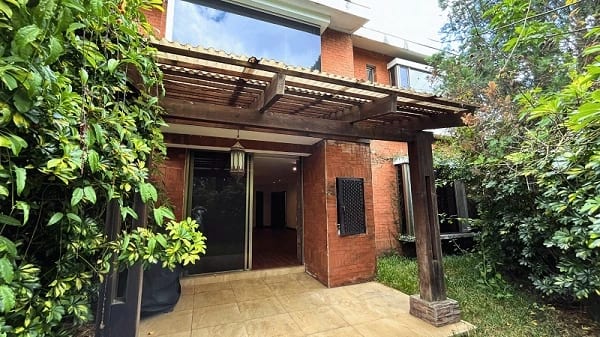 Venta de casa en zona 10 El prado 320 Mt2. de construcción — Casa en Venta en El Prado, Zona 10, Guatemala, Ciudad — foto 1 de 16