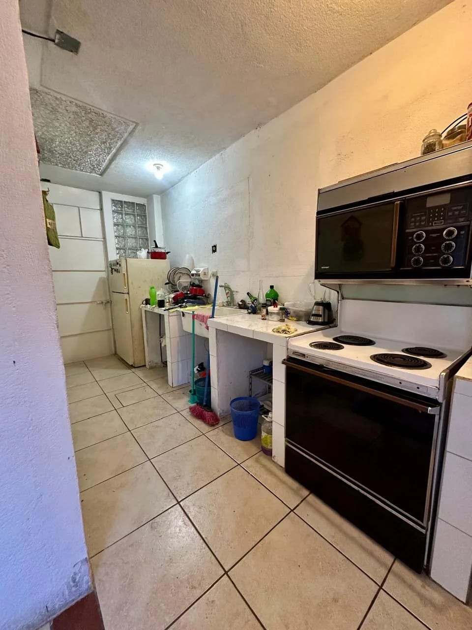 Venta de casa con amplio terreno en Lomas de Portugal zona 01 de Mixco — Casa en Venta en Las Hojarascas, Zona 1 Mixco, Guatemala, Ciudad — foto 7 de 12