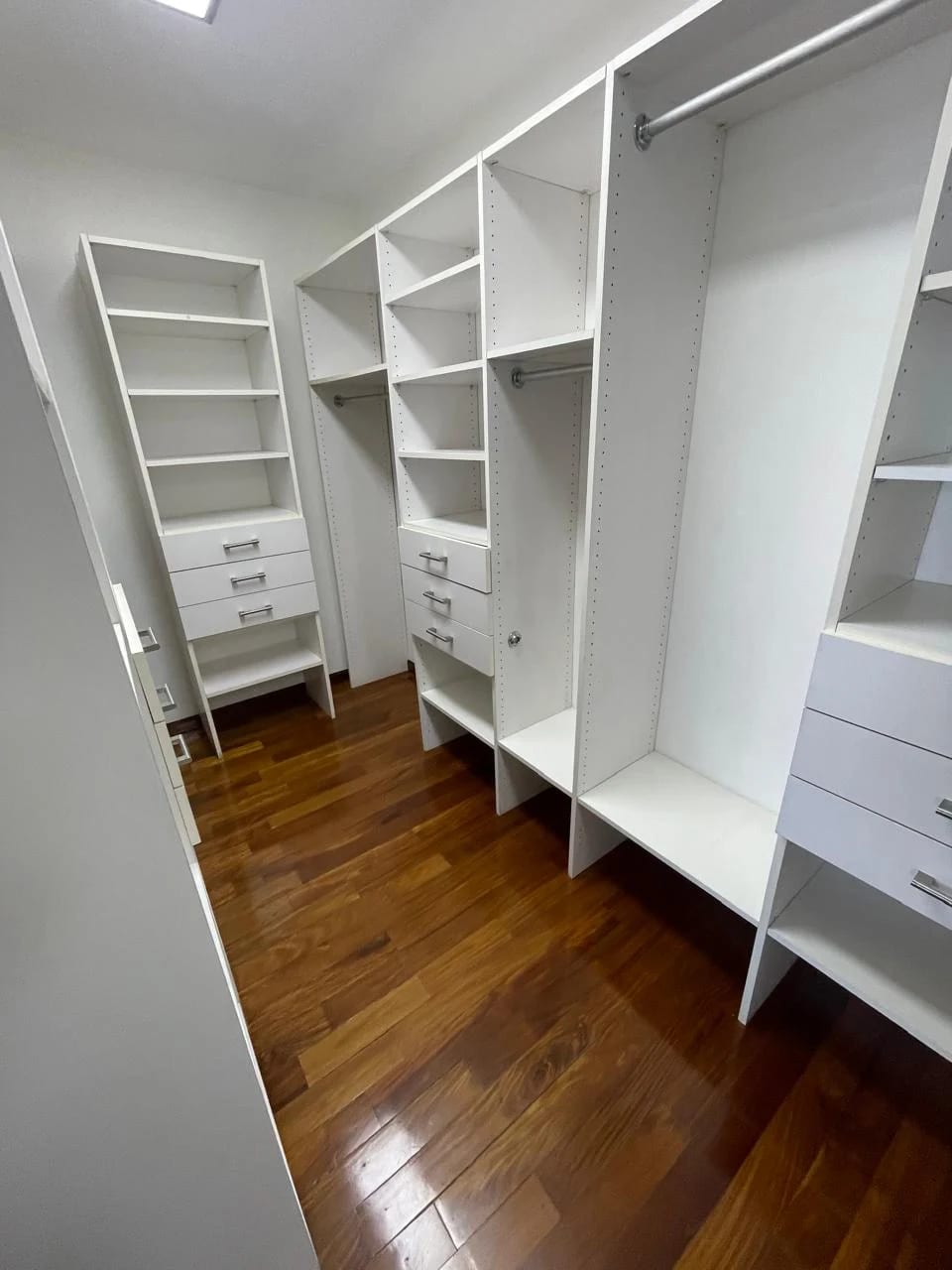 Venta de apartamento en Zona 14 Villa Fontana amplio y exclusivo con 400 Mt2. — Apartamento en Venta en Villa Fontana, Zona 14, Guatemala, Ciudad — foto 5 de 11