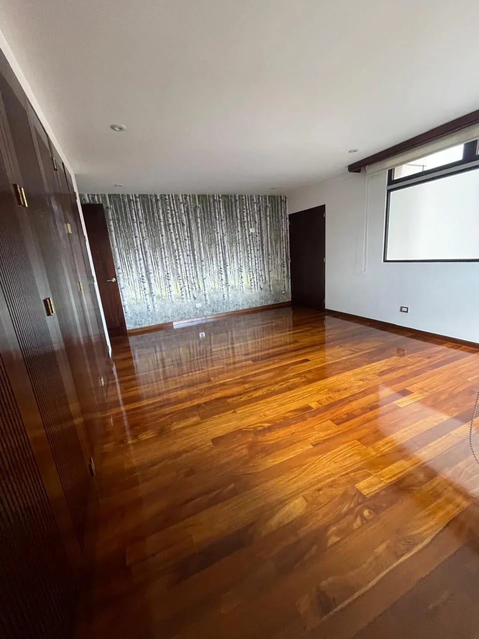 Venta de apartamento en Zona 14 Villa Fontana amplio y exclusivo con 400 Mt2. — Apartamento en Venta en Villa Fontana, Zona 14, Guatemala, Ciudad — foto 2 de 11