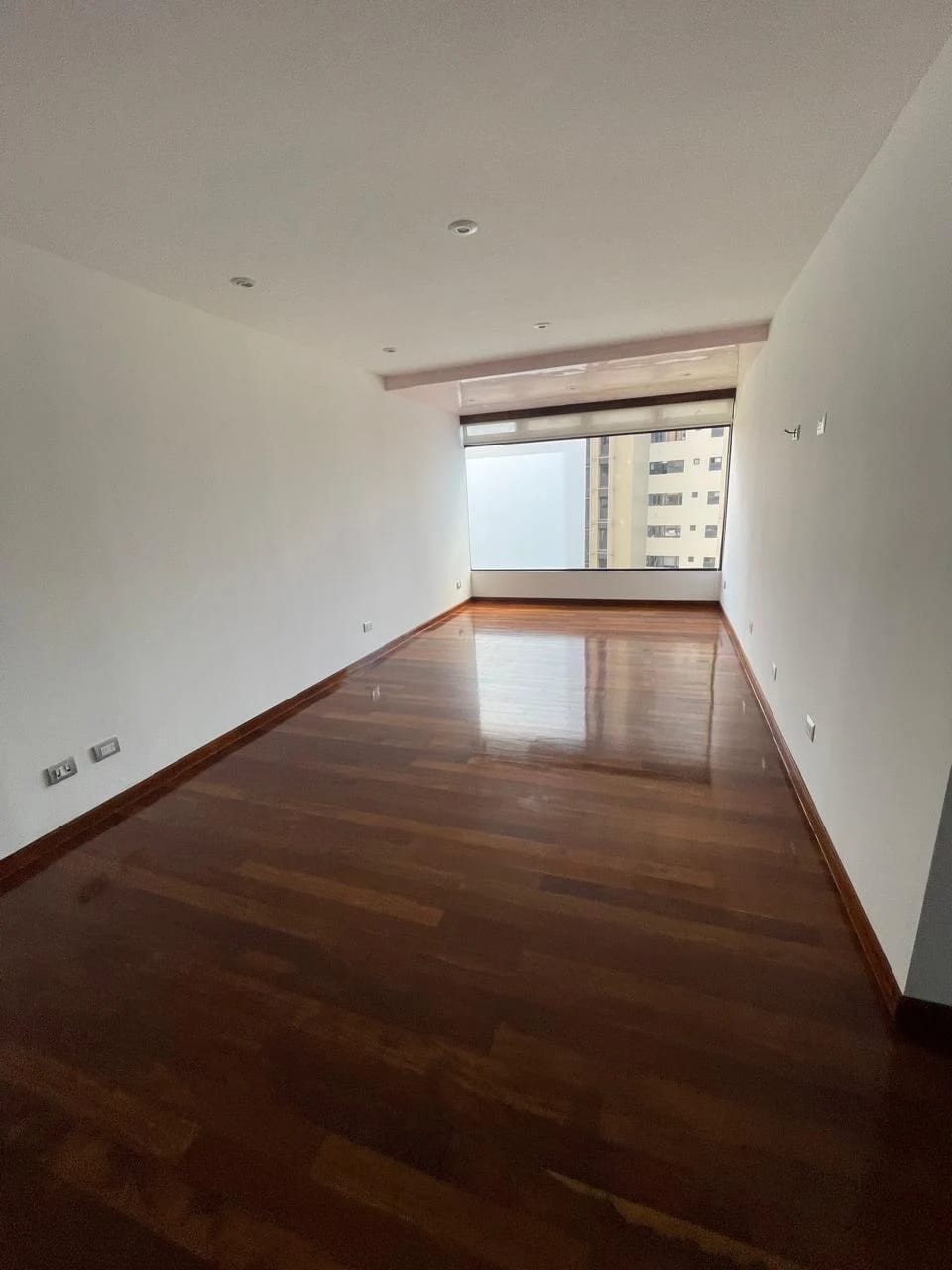 Venta de apartamento en Zona 14 Villa Fontana amplio y exclusivo con 400 Mt2. — Apartamento en Venta en Villa Fontana, Zona 14, Guatemala, Ciudad — foto 7 de 11