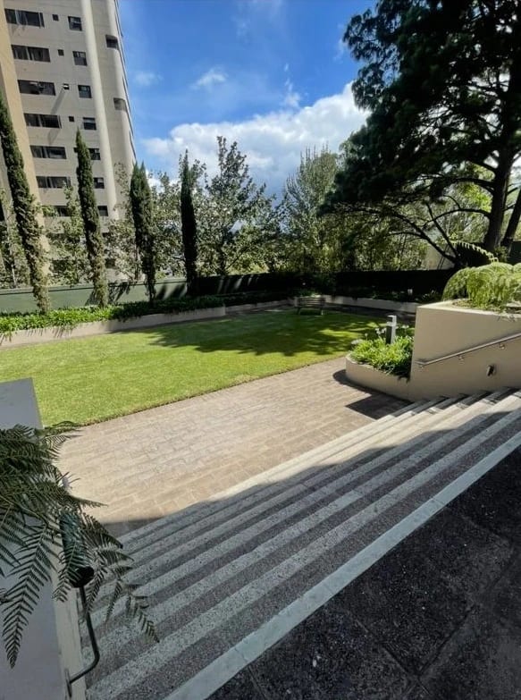 Alquiler de apartamento en Zona 14 Villa Fontana amplio y exclusivo con 400 Mt2. — Apartamento en Alquiler en Villa Fontana, Zona 14, Guatemala, Ciudad — foto 10 de 11