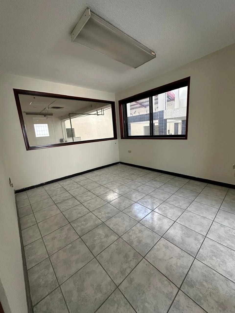 Alquiler de bodega en Zona 1 con 2,100 mt2. — Bodega / Ofibodega en Venta en Zona 1, Guatemala, Ciudad — foto 11 de 12