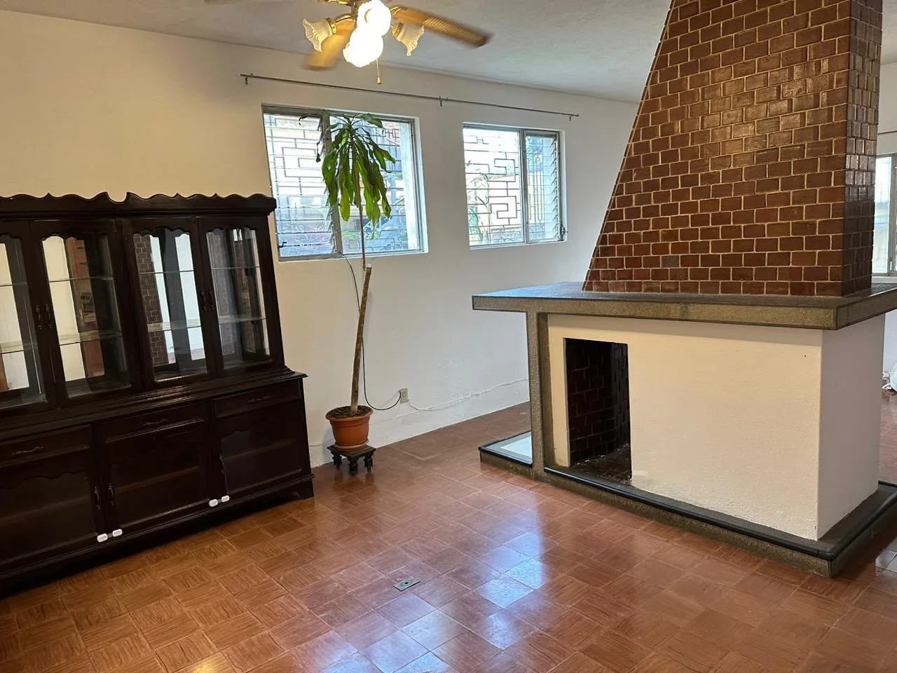 Alquiler de casa en Zona 3 Colonia Bran Ideal para vivienda u oficinas con bodega dentro de garita — Casa en Alquiler en Zona 3, Guatemala, Ciudad — foto 4 de 15