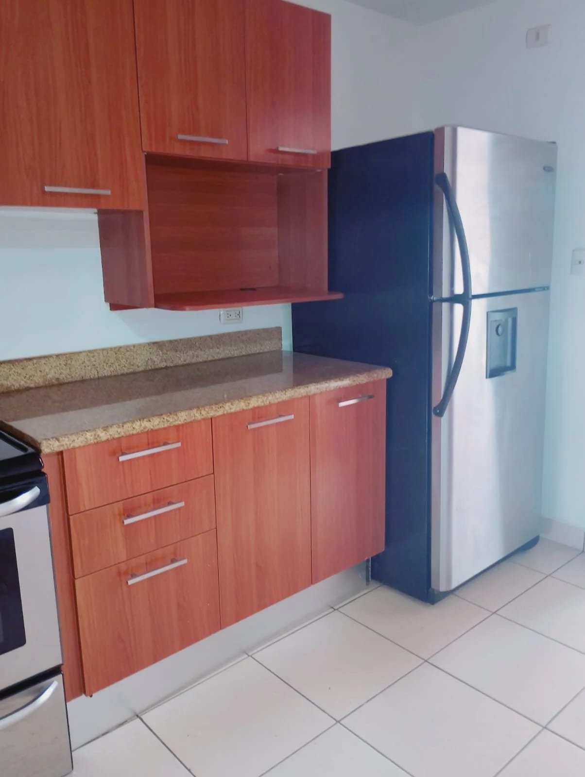 Alquiler de Apartamento en zona 10 Jardines del Acueducto 2 dormitorios y dormitorio de servicio. — Apartamento en Alquiler en Jardines del Acueducto, Zona 10, Guatemala, Ciudad — foto 5 de 15