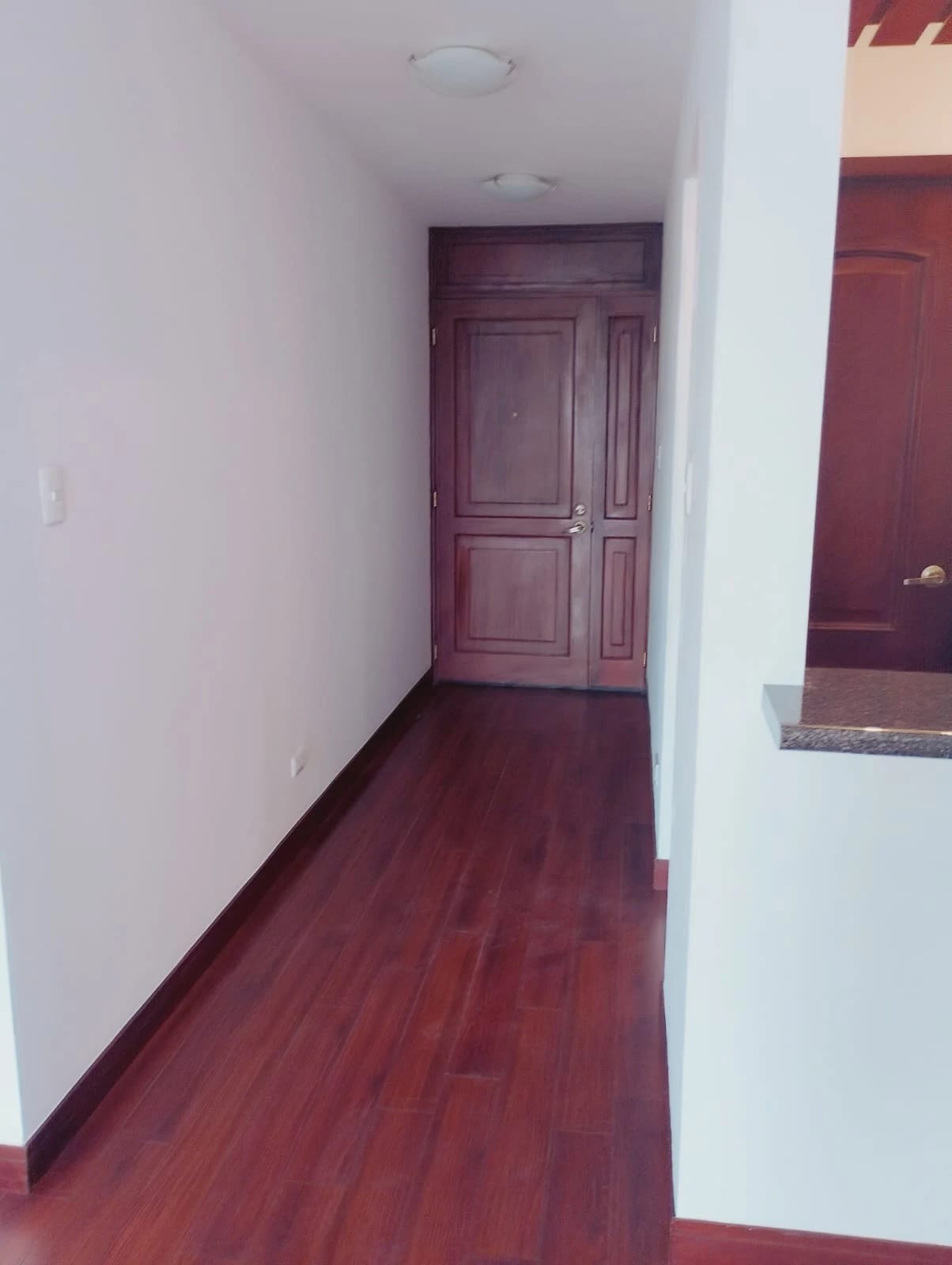 Alquiler de Apartamento en zona 10 Jardines del Acueducto 2 dormitorios y dormitorio de servicio. — Apartamento en Alquiler en Jardines del Acueducto, Zona 10, Guatemala, Ciudad — foto 2 de 15