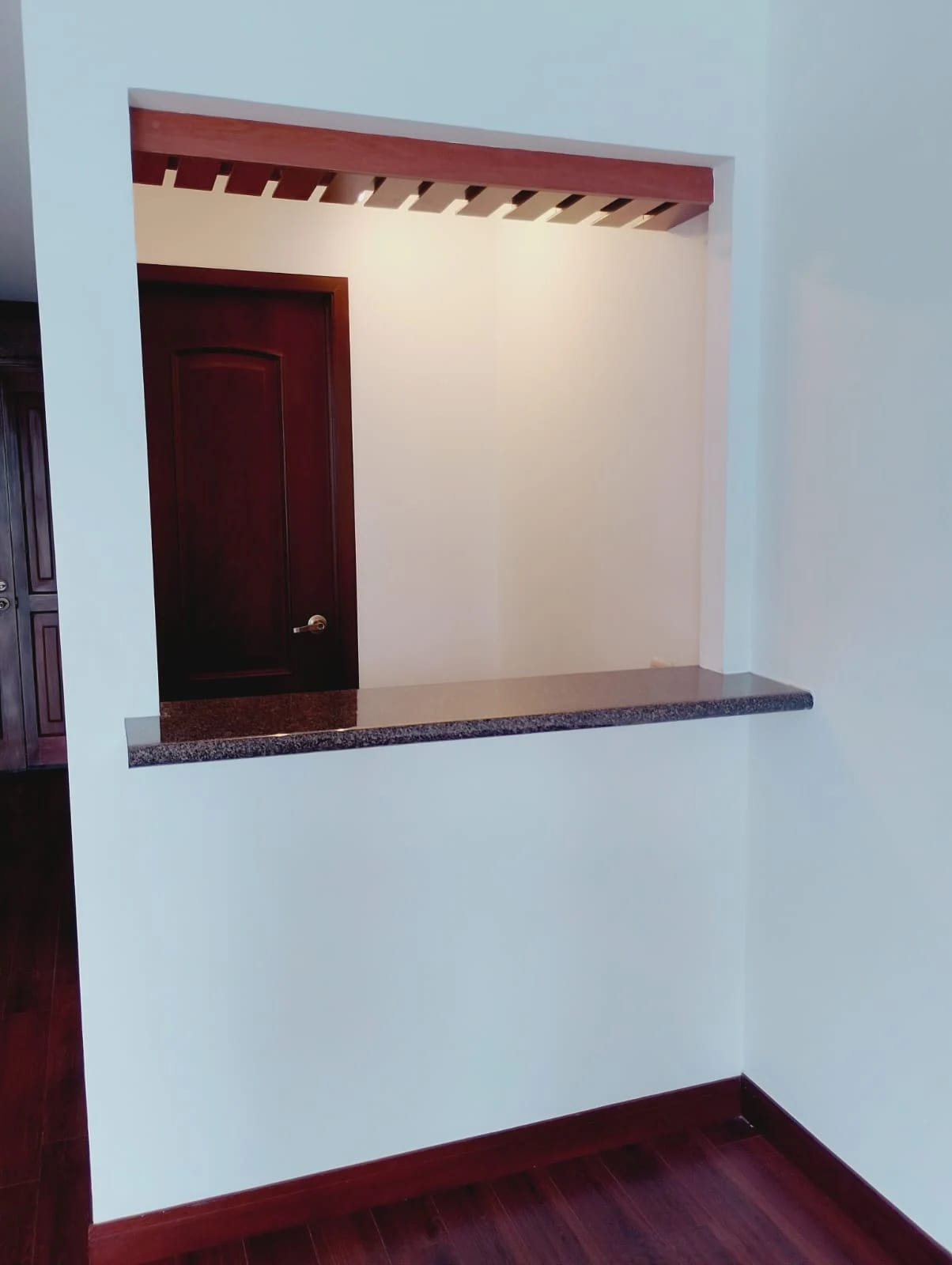 Alquiler de Apartamento en zona 10 Jardines del Acueducto 2 dormitorios y dormitorio de servicio. — Apartamento en Alquiler en Jardines del Acueducto, Zona 10, Guatemala, Ciudad — foto 3 de 15
