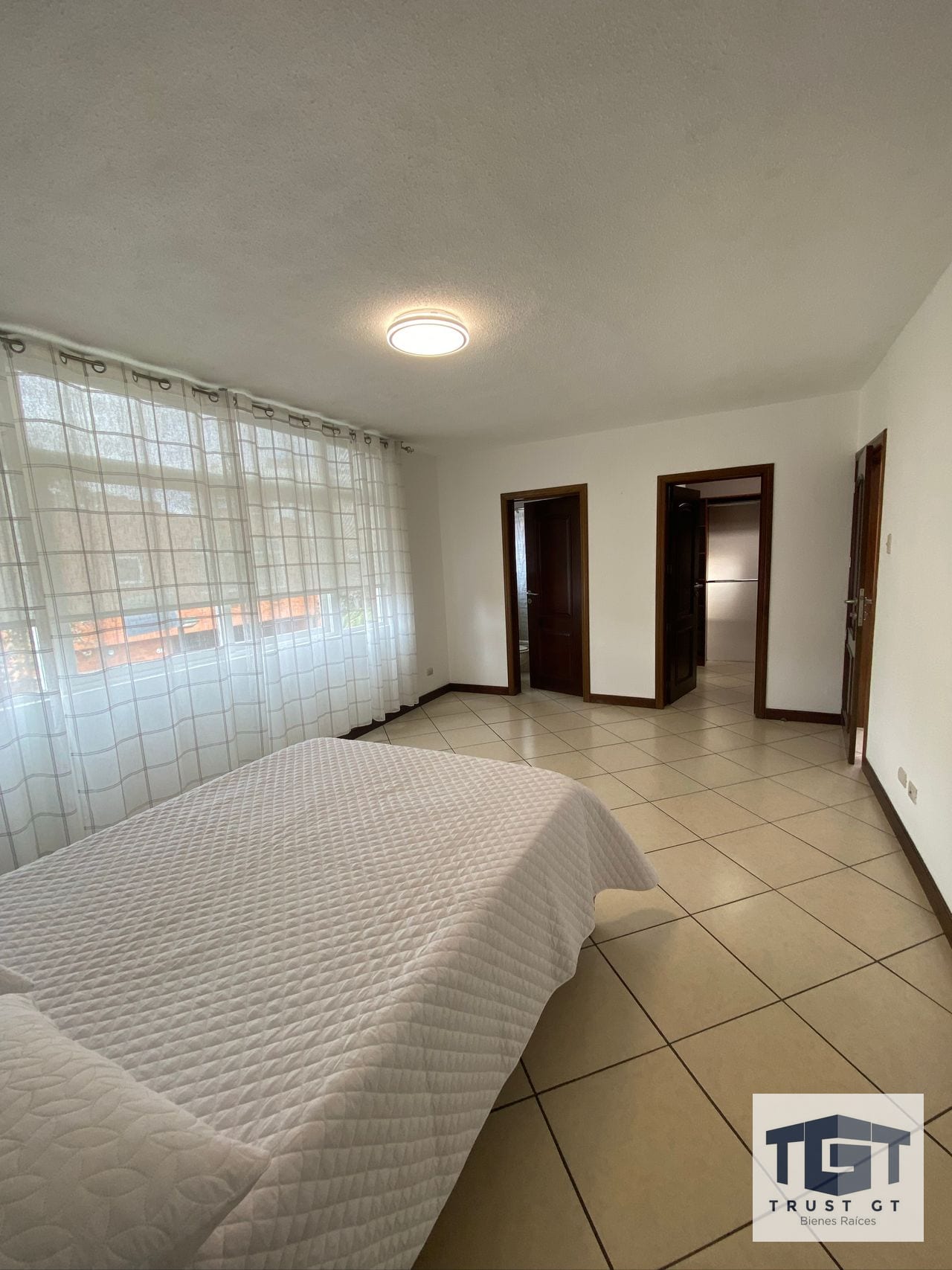 Casa en Renta Zona 16, Alta Bosque — Casa en Alquiler en Altabosque, Zona 16, Guatemala, Ciudad — foto 1 de 10
