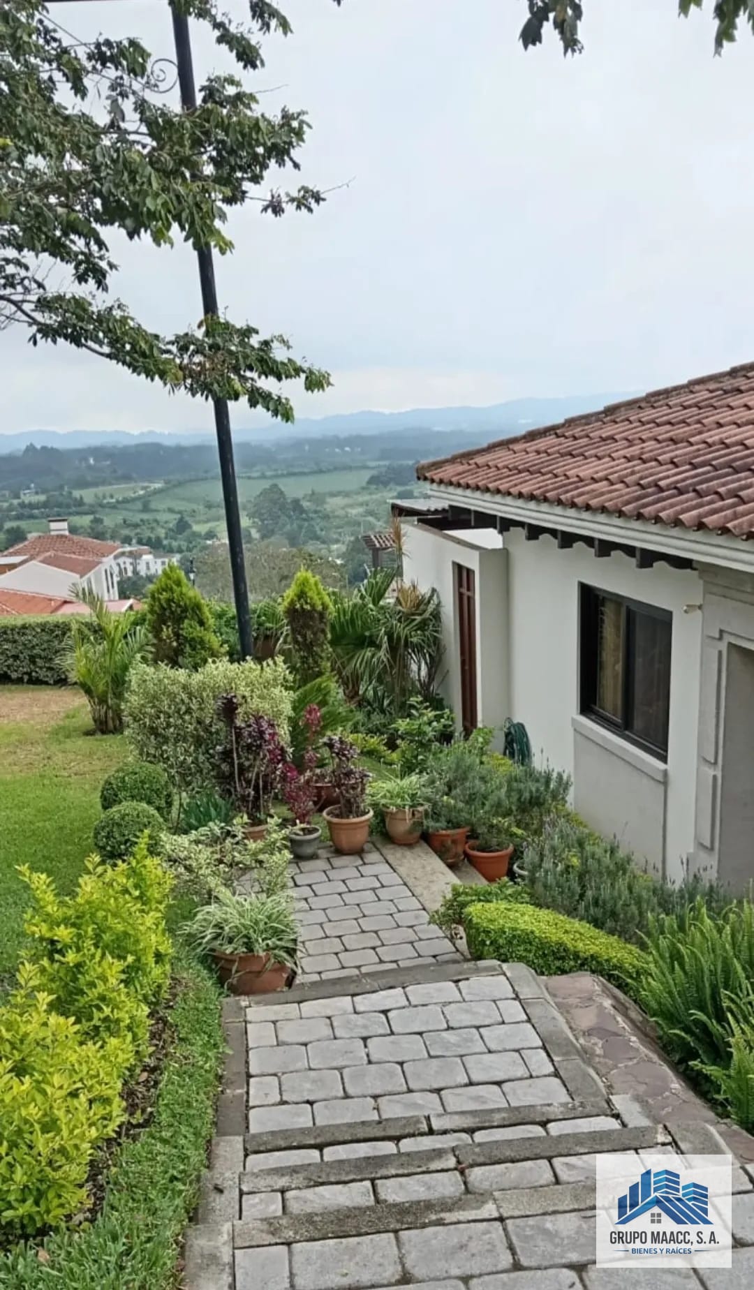 Venta Hermosa Casa Lazos Fe Fraijanes — Casa en Venta en Carretera a El Salvador, Guatemala, Ciudad — foto 3 de 14