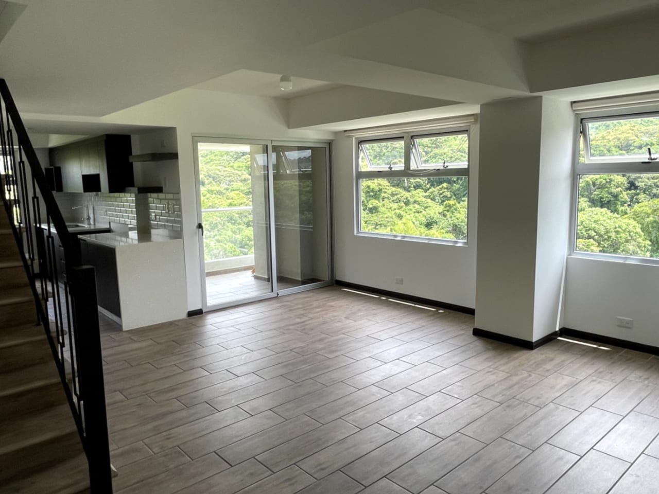 Rento Preciosa Villa en Alegria Condado Naranjo — Apartamento en Alquiler en Condado Naranjo, Zona 4 Mixco, Guatemala, Ciudad — foto 3 de 16