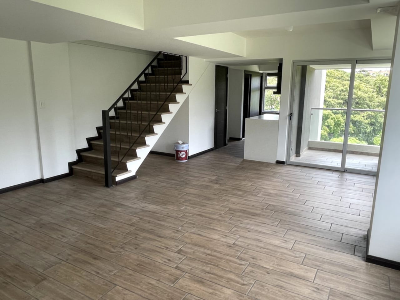 Rento Preciosa Villa en Alegria Condado Naranjo — Apartamento en Alquiler en Condado Naranjo, Zona 4 Mixco, Guatemala, Ciudad — foto 4 de 16