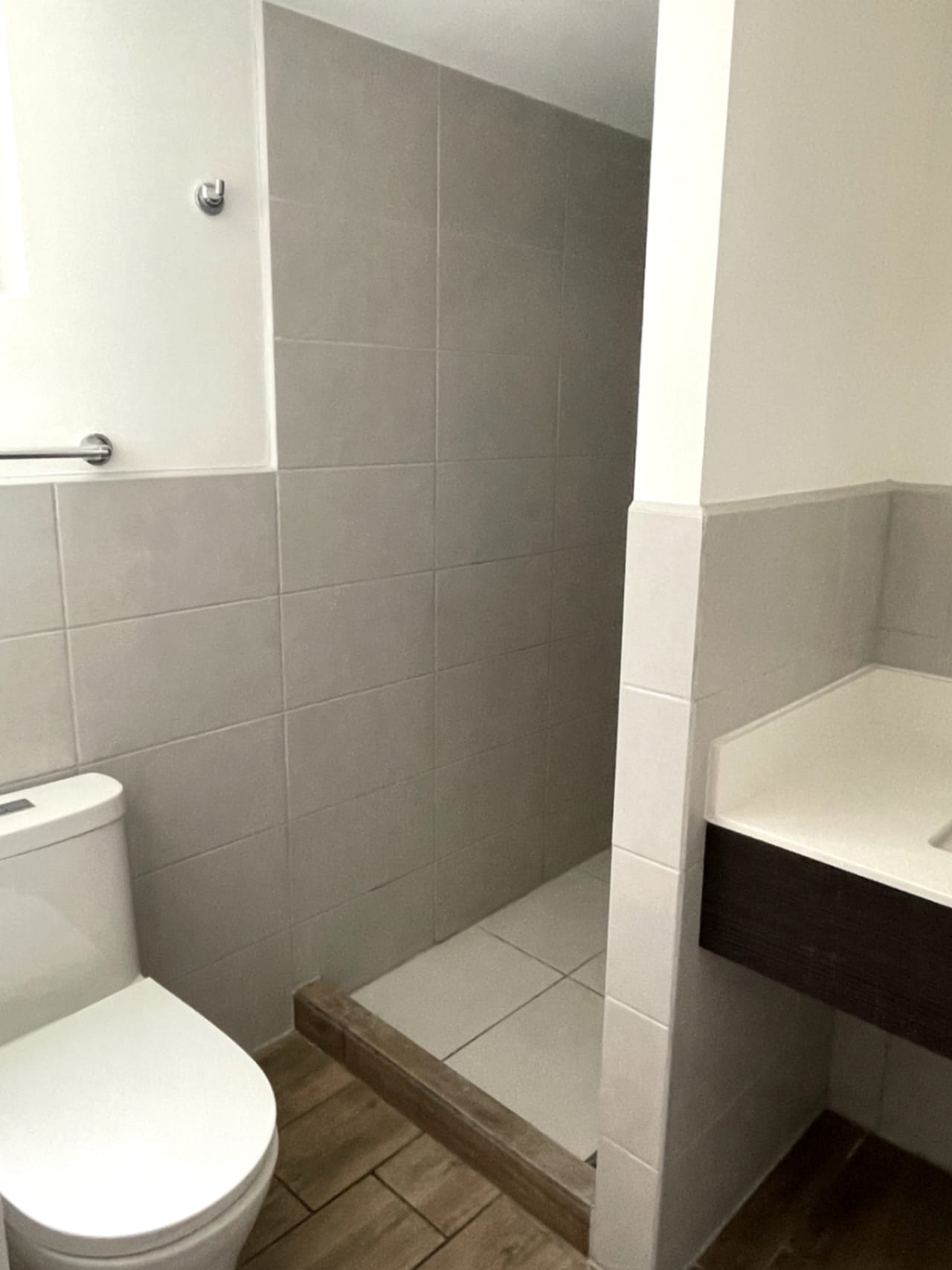 Rento Preciosa Villa en Alegria Condado Naranjo — Apartamento en Alquiler en Condado Naranjo, Zona 4 Mixco, Guatemala, Ciudad — foto 11 de 16