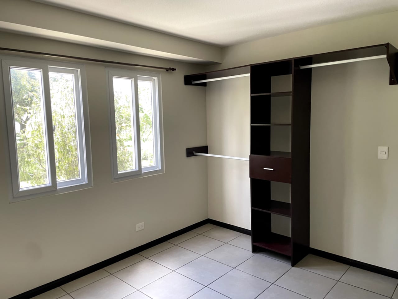 Apartamento Tipo Villa en Renta en Condado Naranjo — Apartamento en Alquiler en Condado Naranjo, Zona 4 Mixco, Guatemala, Ciudad — foto 10 de 17