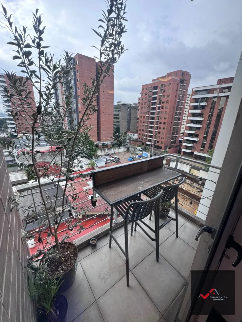 Apartamento en Renta Torre 14 Zona 14 — Apartamento en Alquiler en Zona 14, Guatemala, Ciudad — foto 7 de 13