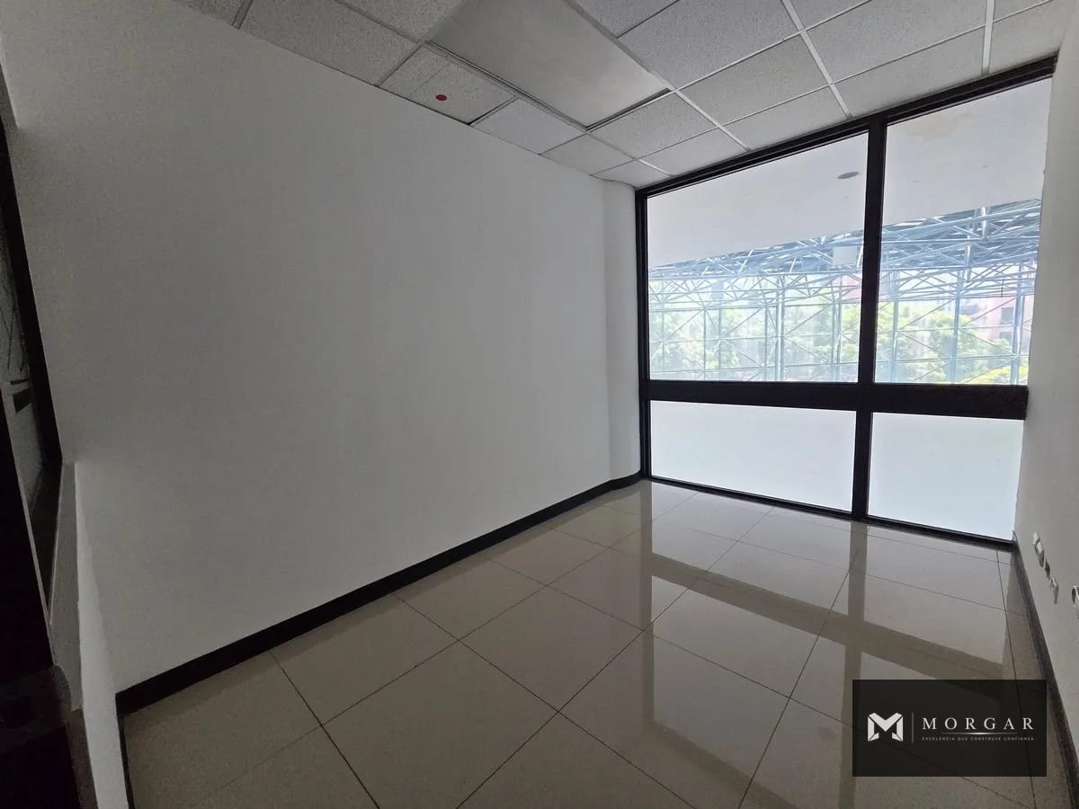 Oficina en alquiler en Zona 10 de 1,539.12 m² por $ 23,086.80 — Oficina en Alquiler en Zona 10, Guatemala, Ciudad — foto 2 de 10