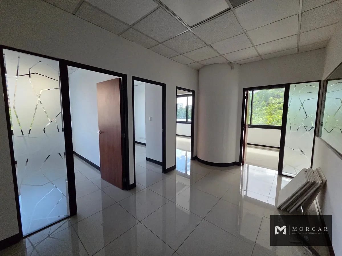 Oficina en alquiler en Zona 10 de 1,539.12 m² por $ 23,086.80 — Oficina en Alquiler en Zona 10, Guatemala, Ciudad — foto 4 de 10