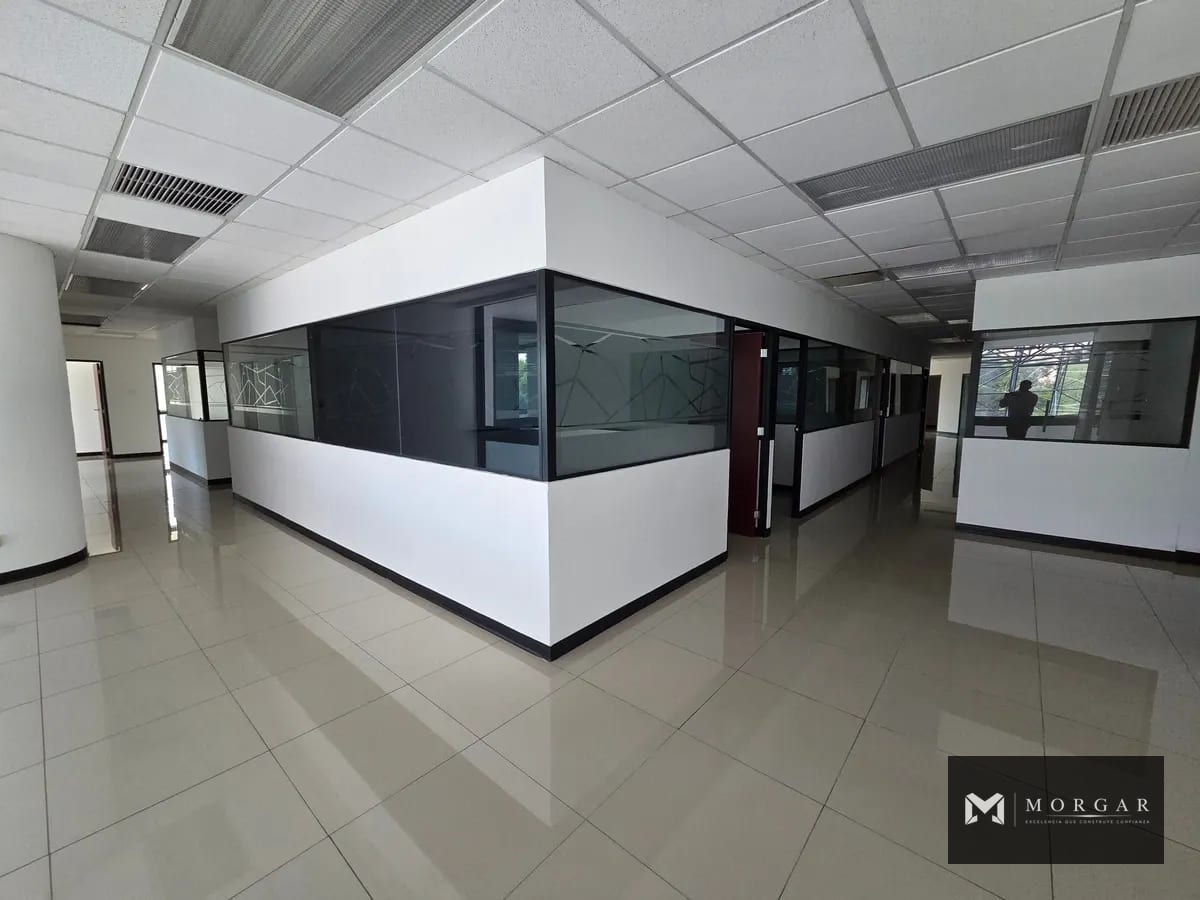 Oficina en alquiler en Zona 10 de 1,539.12 m² por $ 23,086.80 — Oficina en Alquiler en Zona 10, Guatemala, Ciudad — foto 8 de 10