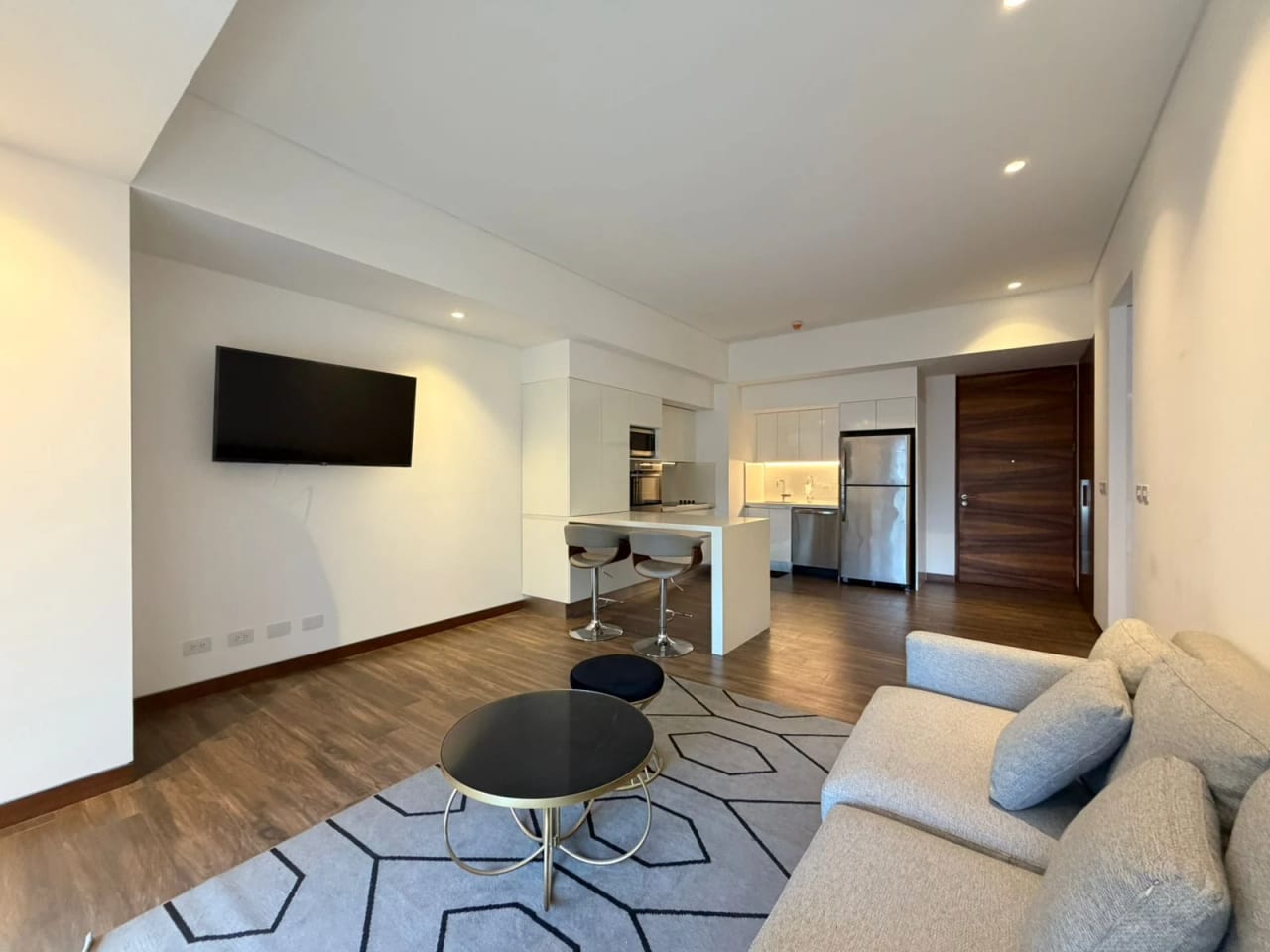 Alquilo moderno apartamento amueblado en zona 10 — Apartamento en Alquiler en Avia, Zona 10, Guatemala, Ciudad — foto 4 de 9